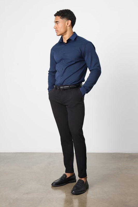 Athletic Fit Dress Shirt in Navy Blue